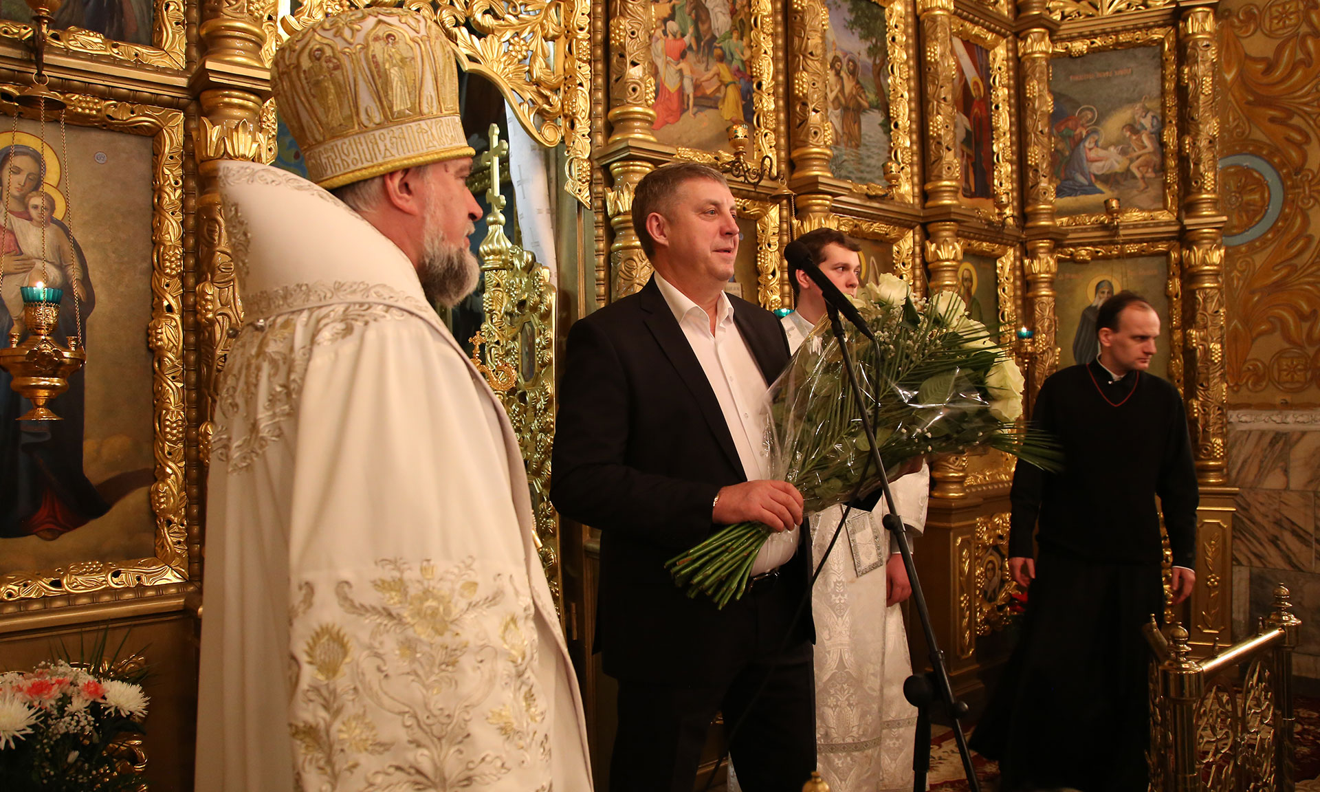Александр Богомаз встретил Рождество в Петропавловском соборе в Клинцах