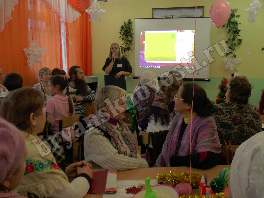 Веселый праздник устроили общественники для новозыбковских пенсионеров