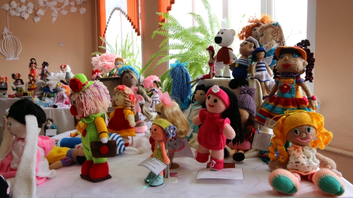 В Клинцах открылась выставка кукол