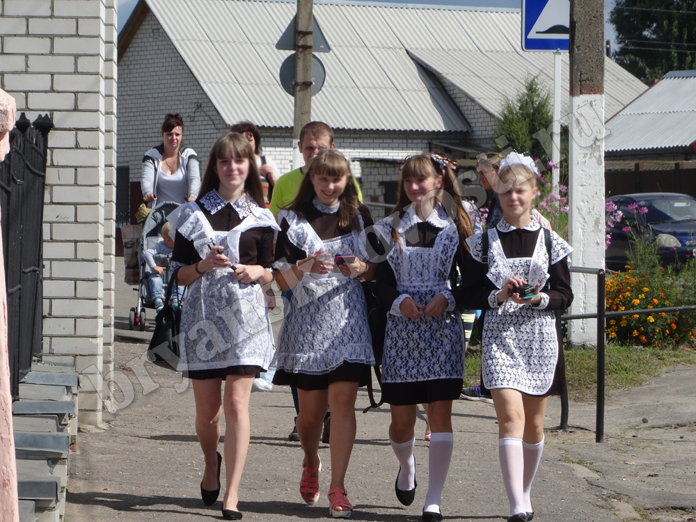 Мбоу сош 4 новозыбков. Школа 4 новозыбков маленькая. Город новозыбков школа 3. 4 4 новозыбков. 4 4 новозыбков.