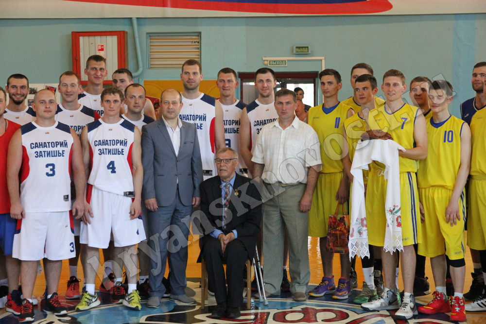 Виталий Фридзон подготовил праздник баскетбола в Клинцах и Новозыбкове, клинчане ждут Александра Овечкина