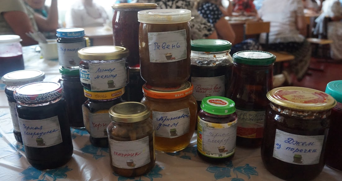 Варенье из ревеня, лимонника и мед из одуванчиков отведали в Новозыбкове
