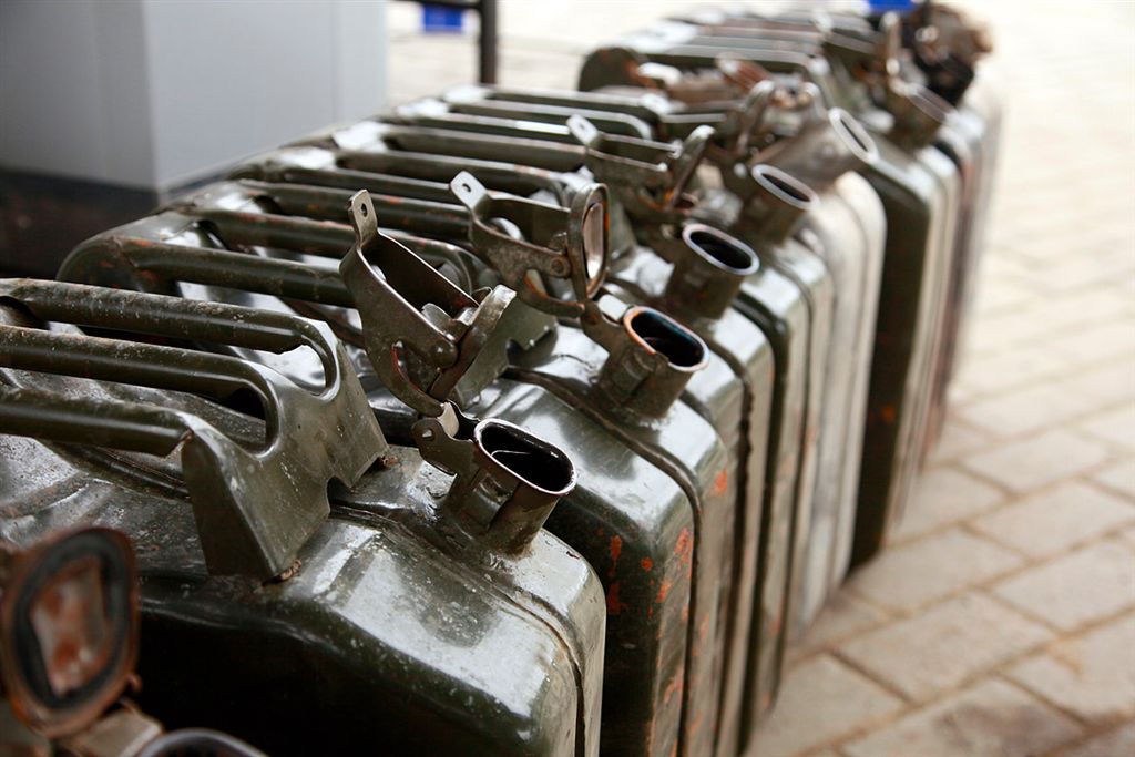 Сотрудница климовского предприятия украла 1300 литров бензина