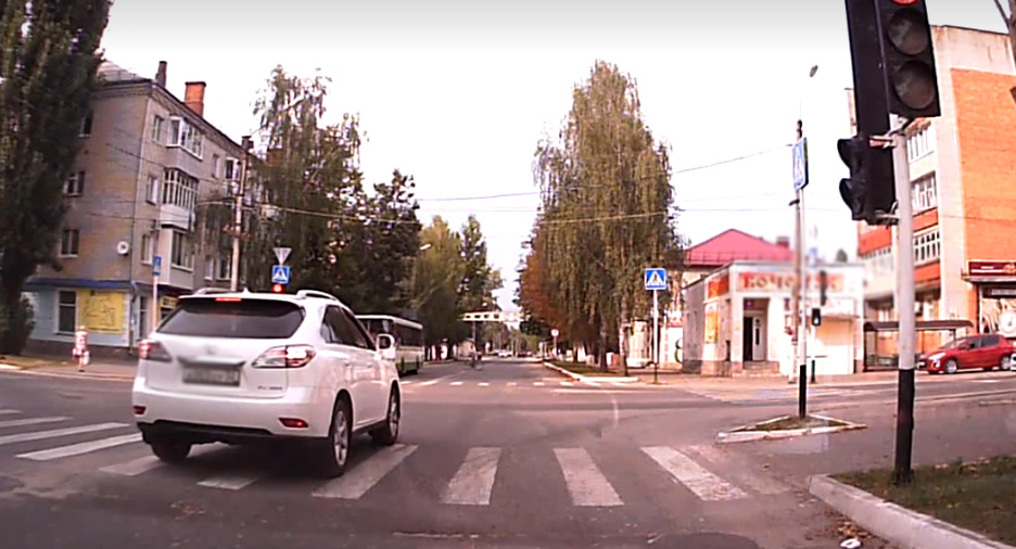 В Новозыбкове автохам попал на запись видеорегистратора