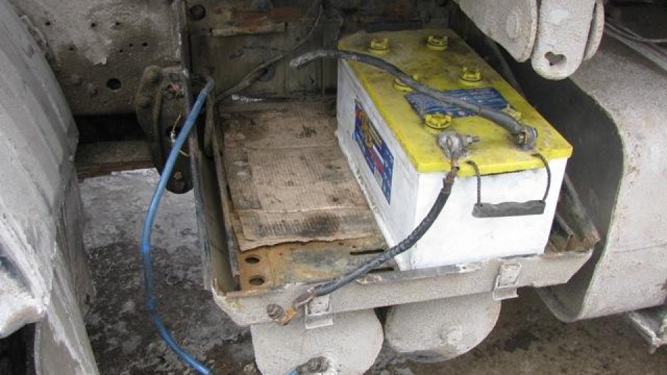 В Новозыбкове вновь исчезли аккумуляторы из автомобиля