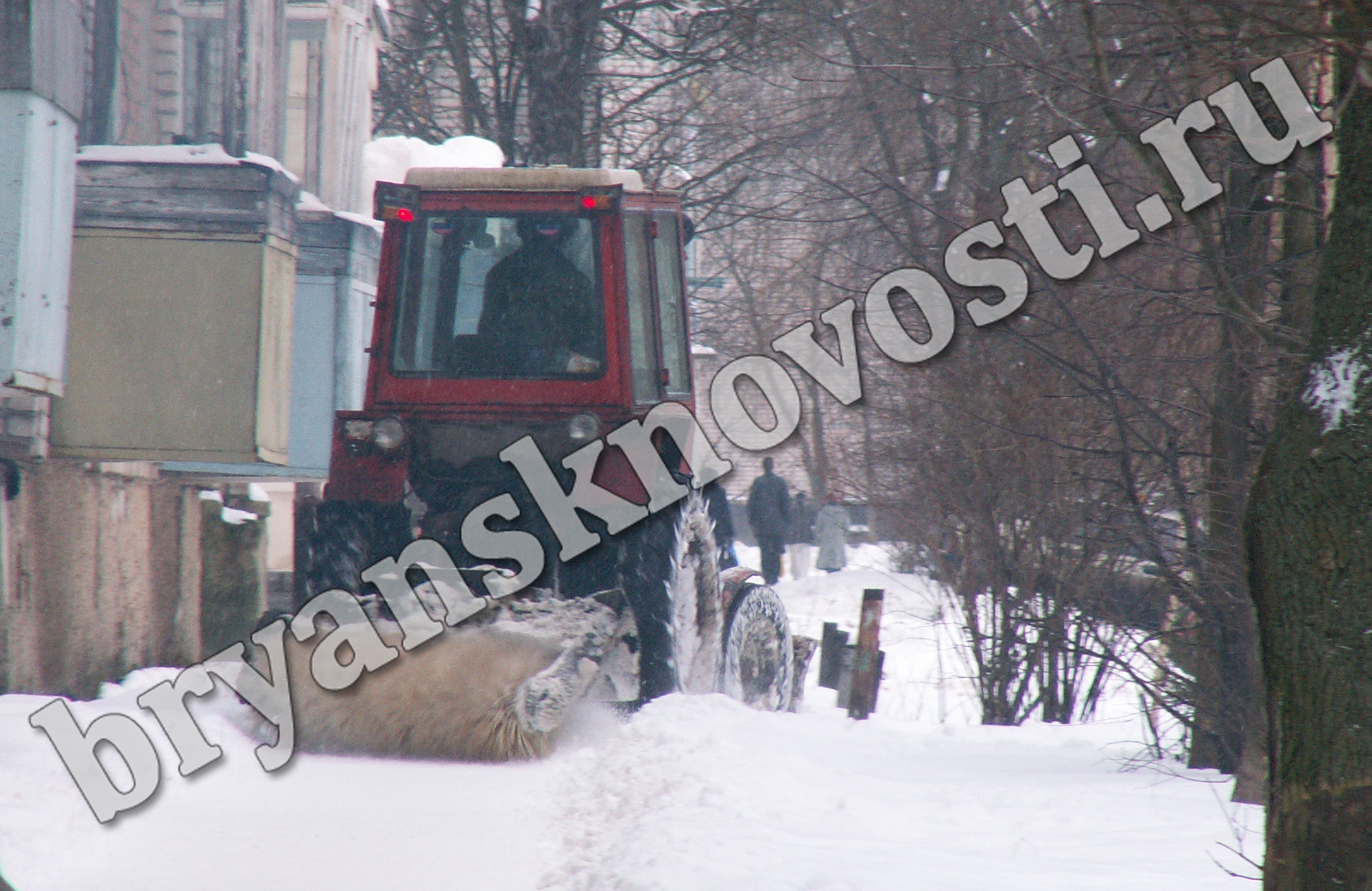 На улицы Новозыбкова высыпали 180 тонн песко-соляной смеси