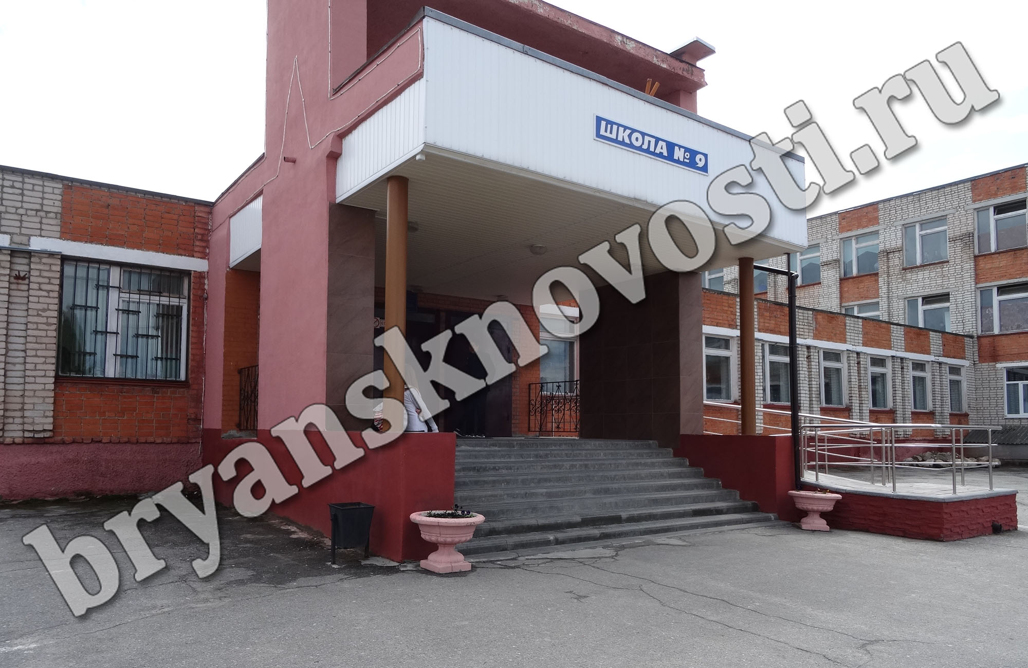 В школе № 9 Новозыбкова после кражи усилили меры безопасности и воспитание