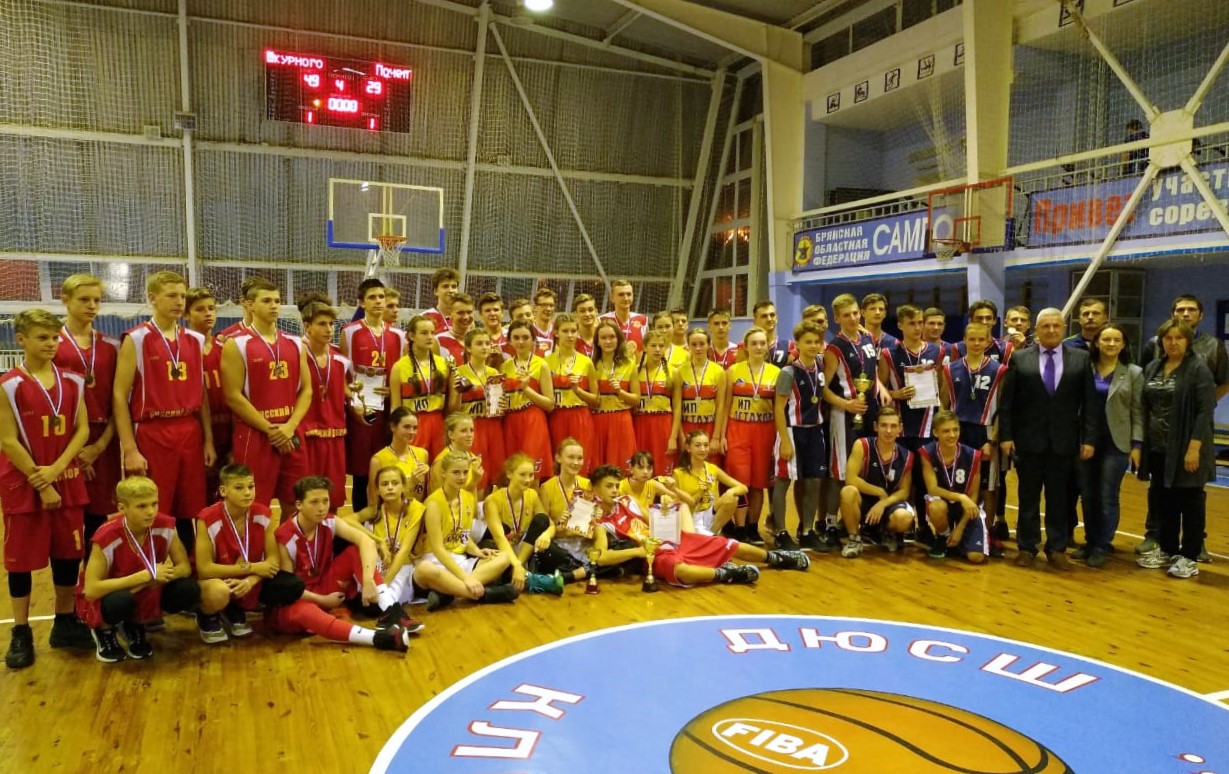 Новозыбковские девушки стали бронзовыми призерами турнира по баскетболу в Клинцах