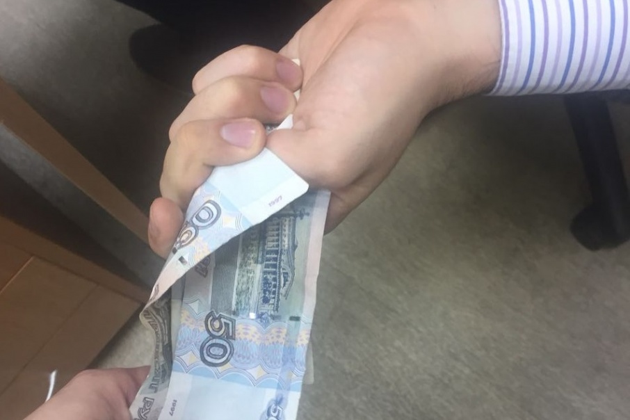 В Клинцах три приятеля получили условные сроки за вымогательство денег у ребенка