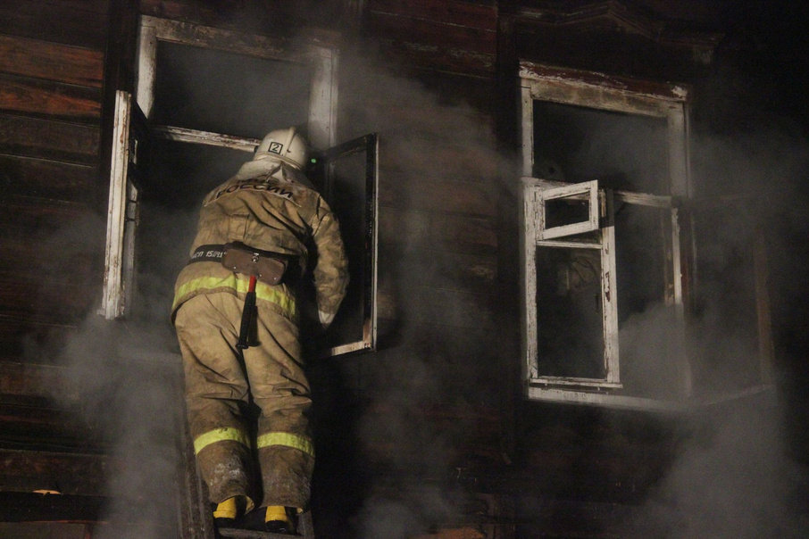 В Злынковском районе в горящем доме погиб мужчина