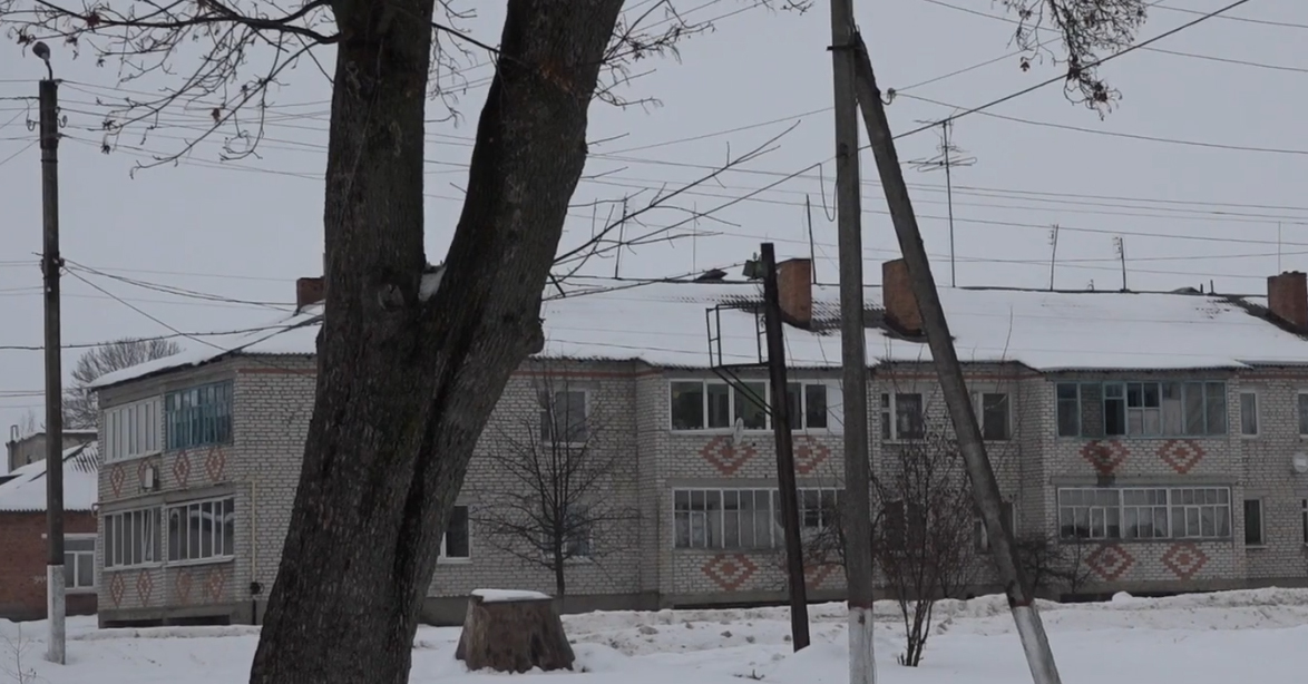 «Спорные» двухэтажки из села Шеломы Новозыбковского района передали муниципалитету