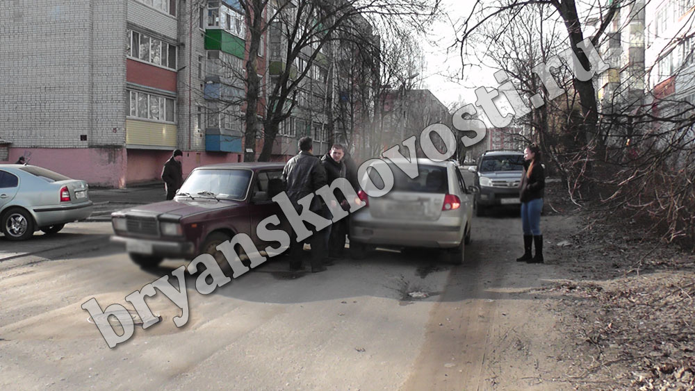 В Новозыбкове на улице Чкалова «семерка» въехала в иномарку