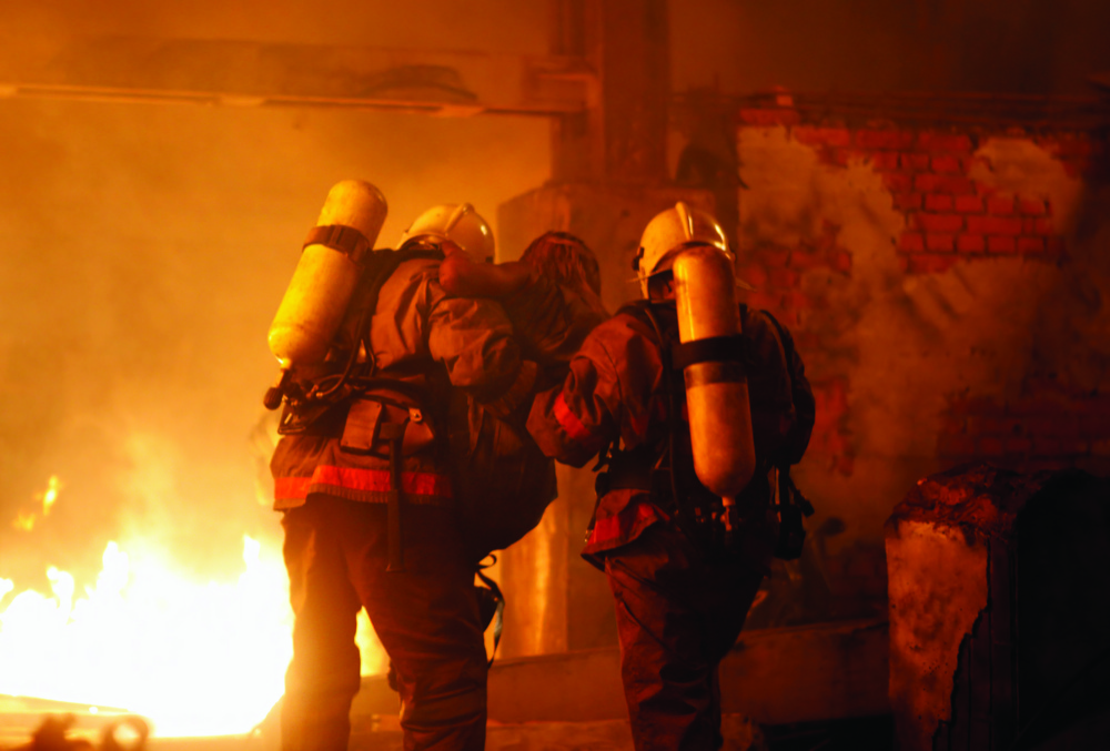 В Злынковском районе из горящего дома спасли человека
