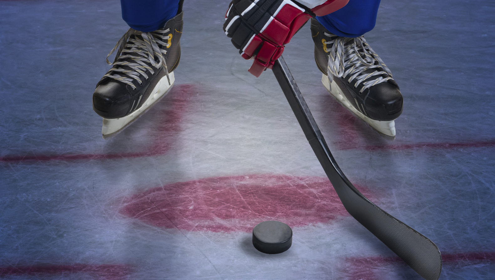 Новозыбковцы удерживаются в тройке лидеров Ночной хоккейной лиги