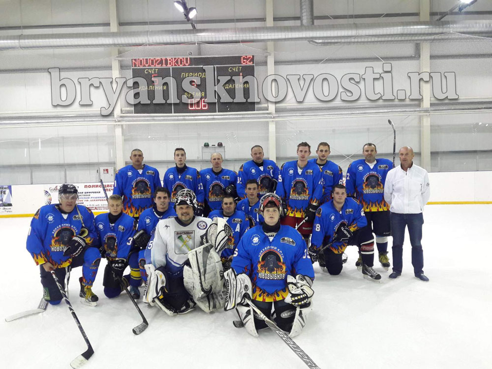 Новозыбковцы не сдают позиций в хоккейной Лиге Надежды