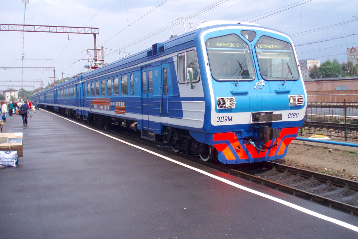 Расписание пригородных поездов в Брянском регионе на майские праздники изменится