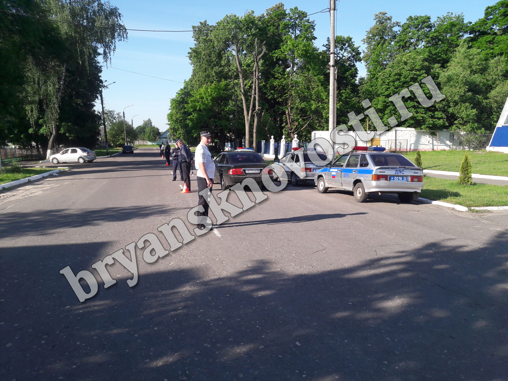 В Новозыбкове наказали рублем автомобилистов, не думающих о безопасности детей