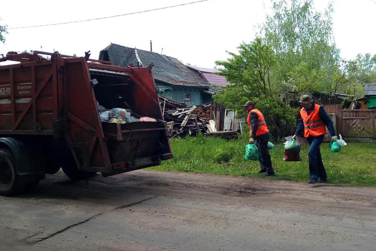В Новозыбкове жителям частного сектора придется две недели «мариновать» мусор дома