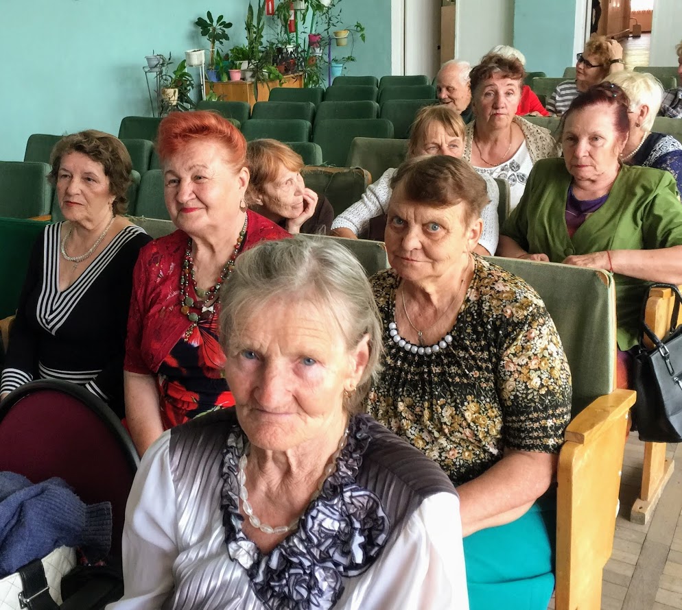 Общественники подарили новозыбковским пенсионерам очередной увлекательный праздник