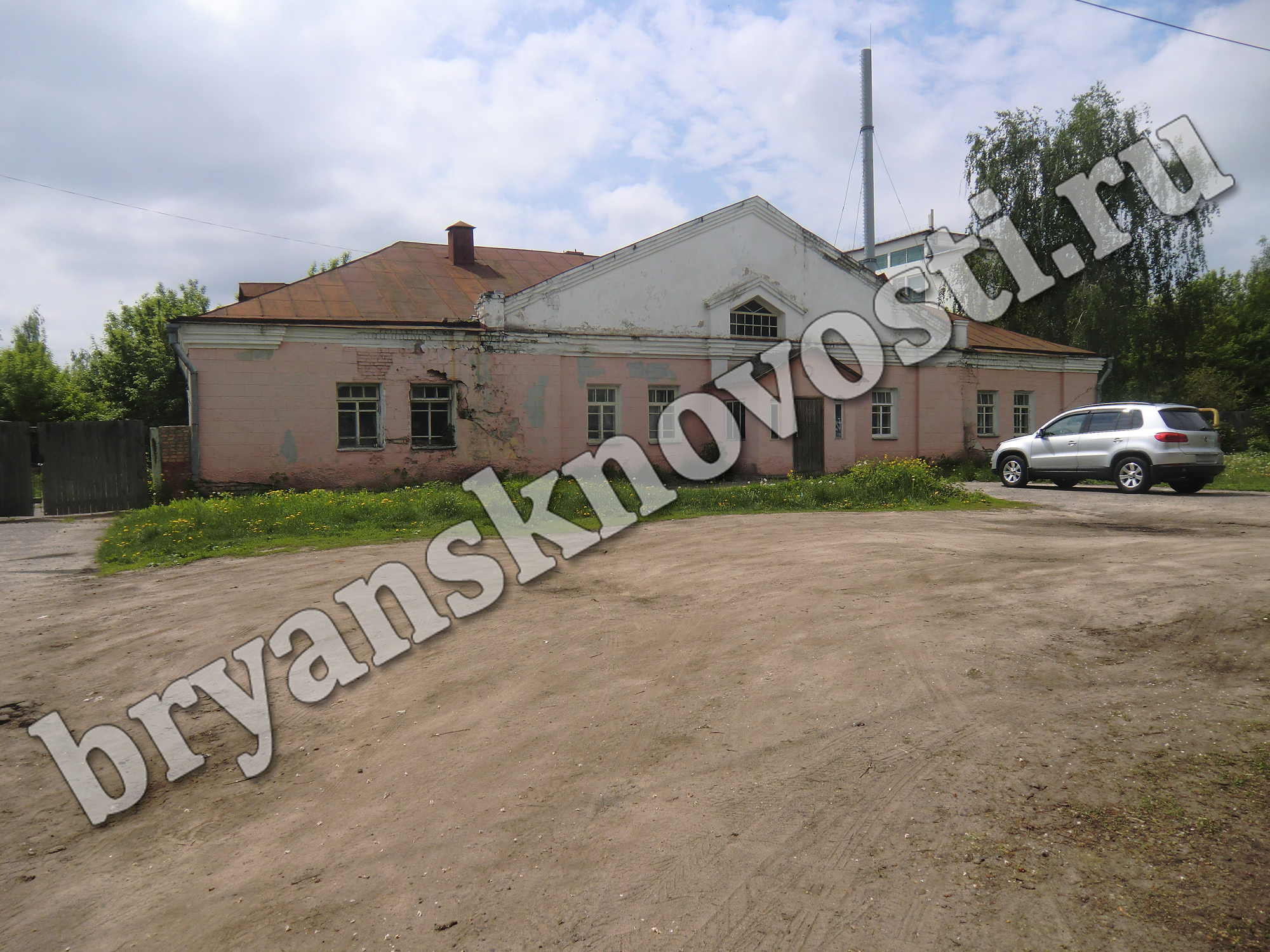 Бывшая баня в центре Новозыбкова остается не у дел