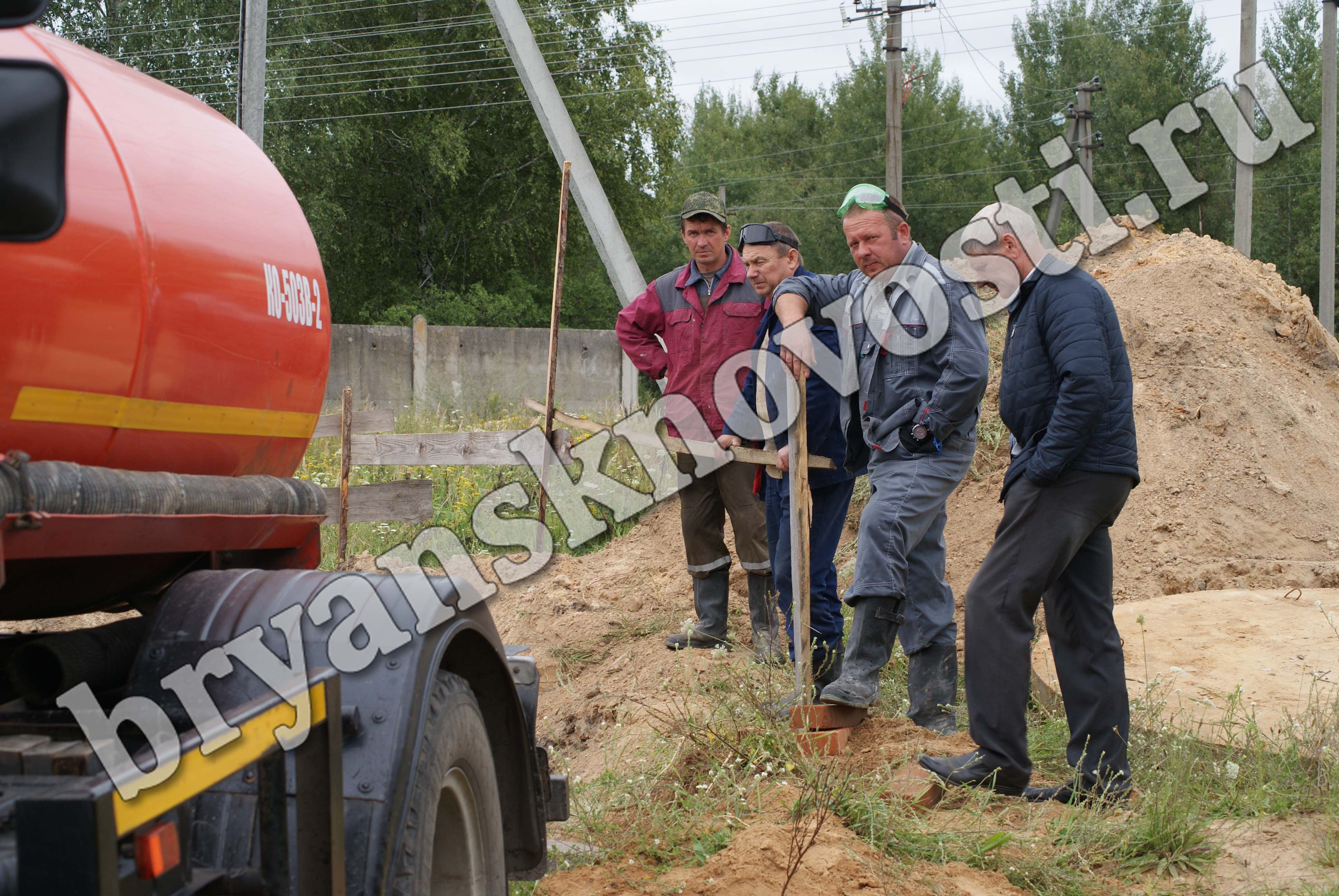 В Новозыбкове начались масштабные работы по врезке водопровода • Новозыбков .SU