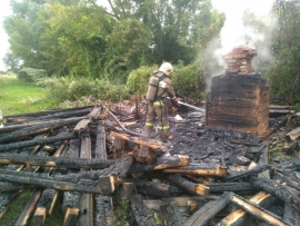 В Новозыбковском районе сгорела баня