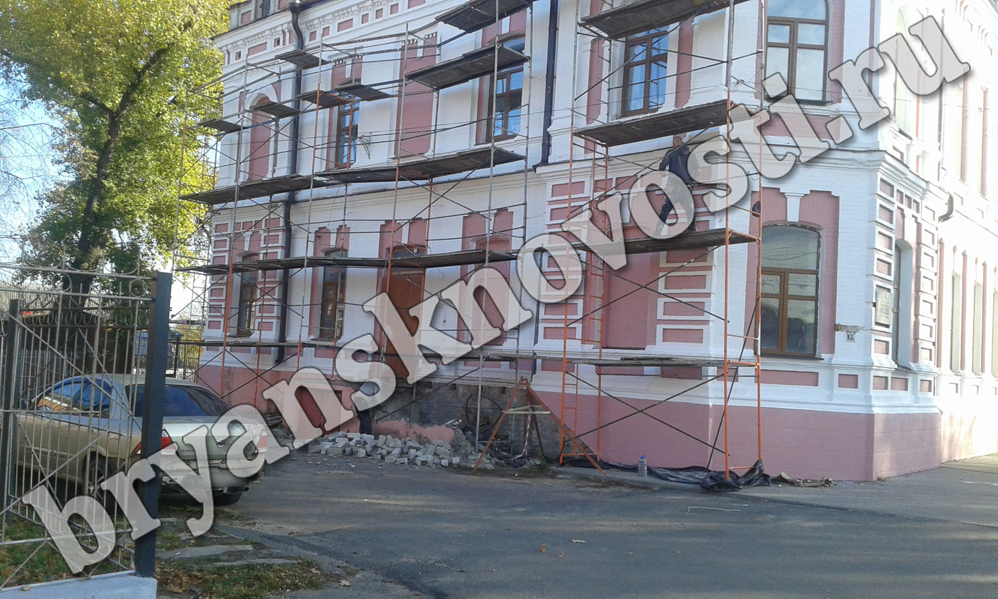 Старинное здание городского Дома культуры в Новозыбкове получит современную начинку