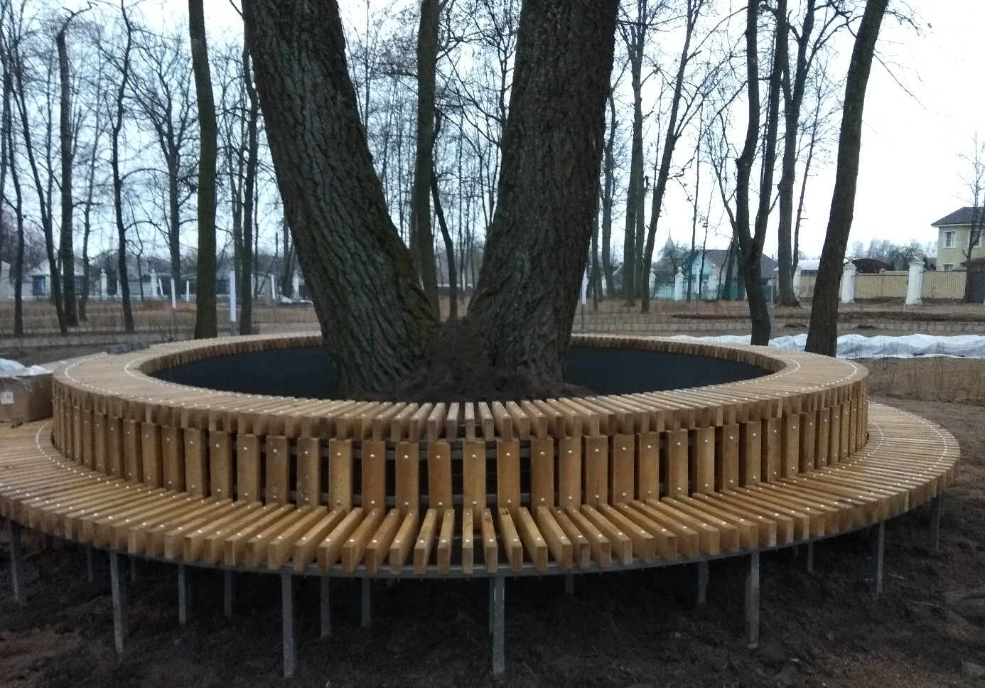 В парке Новозыбкова установили скамейку-кольцо