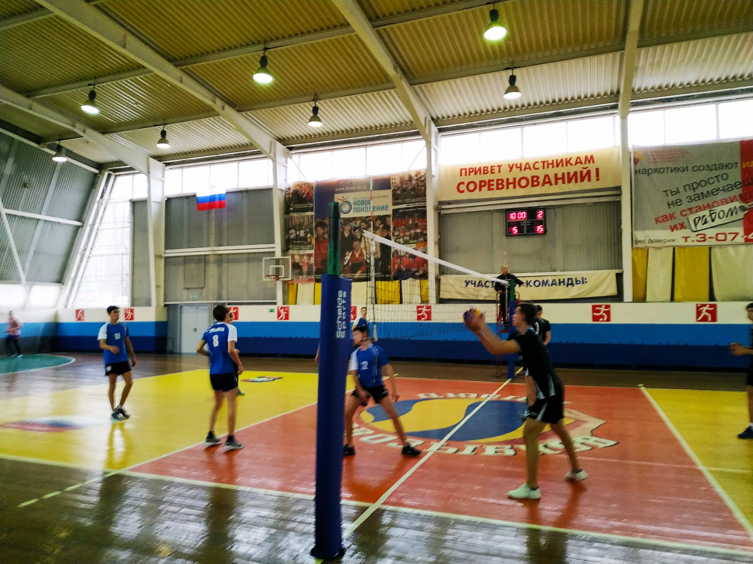 В Новозыбкове определили победителей открытого турнира по волейболу