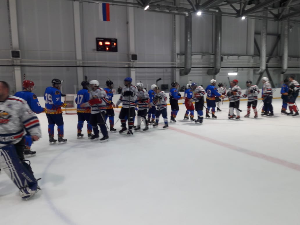 Хоккеисты «Новозыбкова» обыграли брянский «Буллит» с разгромным счетом 15:1