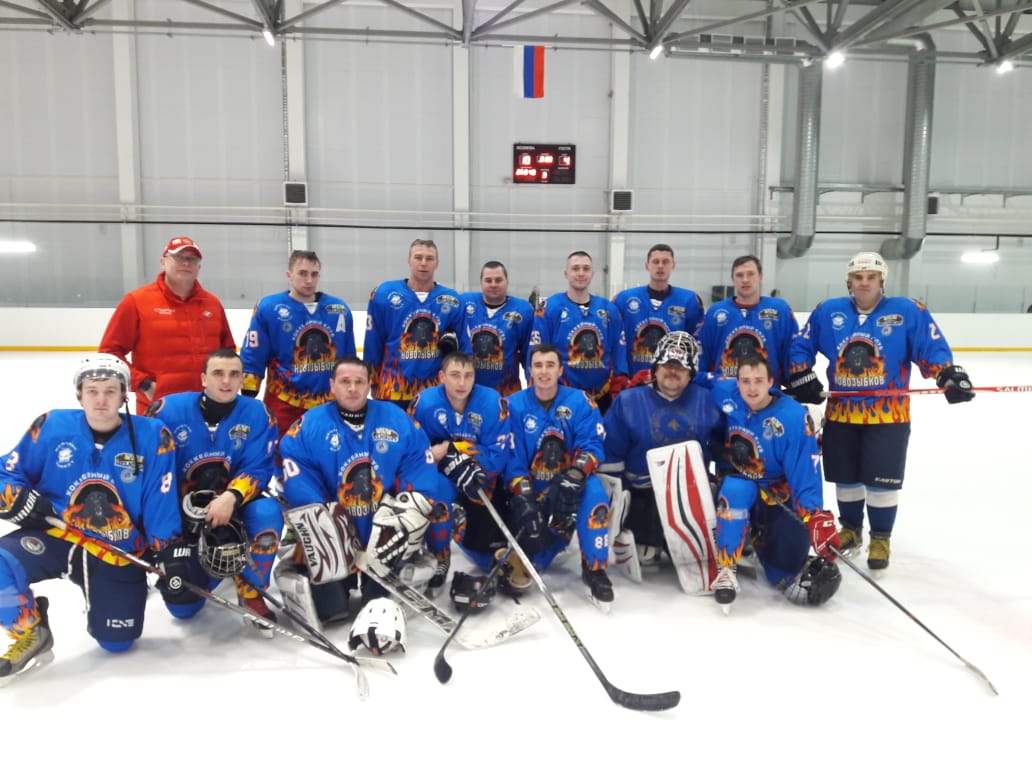 23 февраля новозыбковские хоккеисты отметили победой на льду