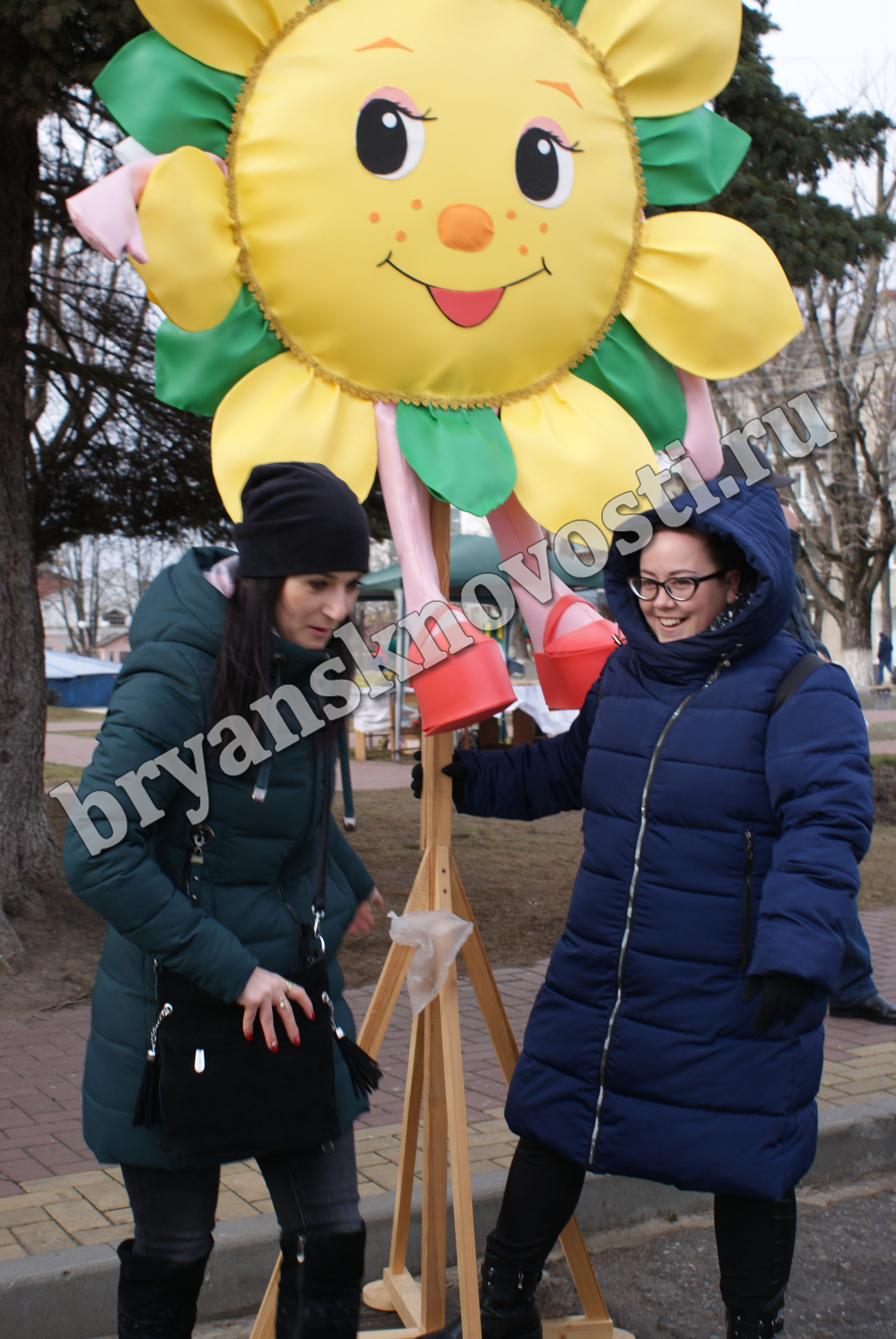 Танк из блинов слепили в Новозыбкове • Новозыбков.SU