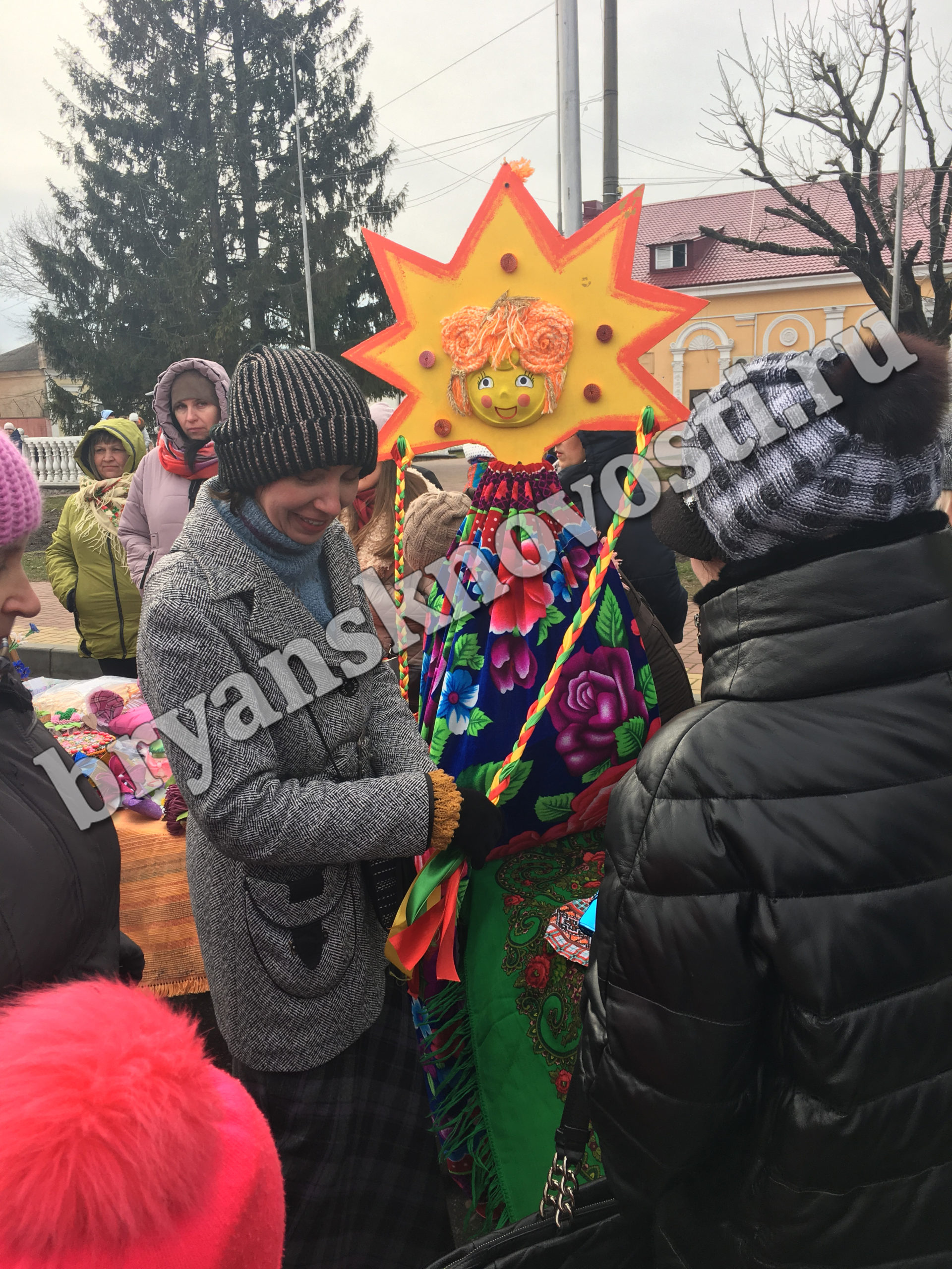 Танк из блинов слепили в Новозыбкове • Новозыбков.SU