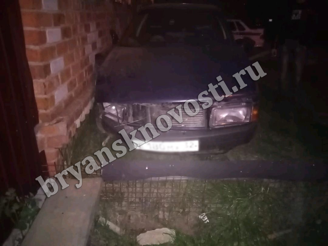 Фотографии с места дорожной аварии в Новозыбкове