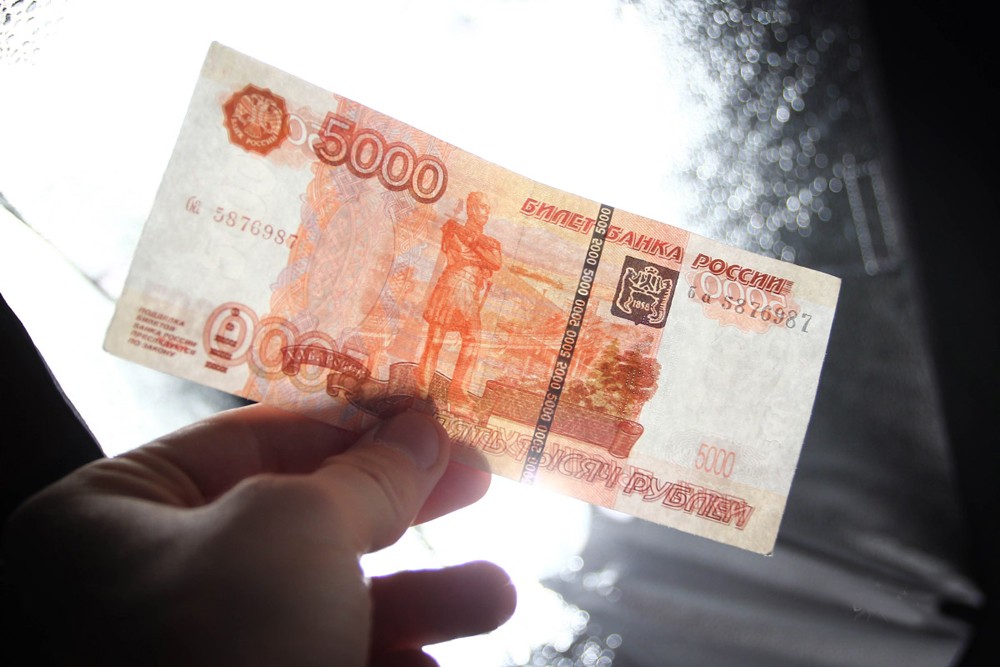 В Брянской области среди поддельных банкнот лидируют пятитысячные