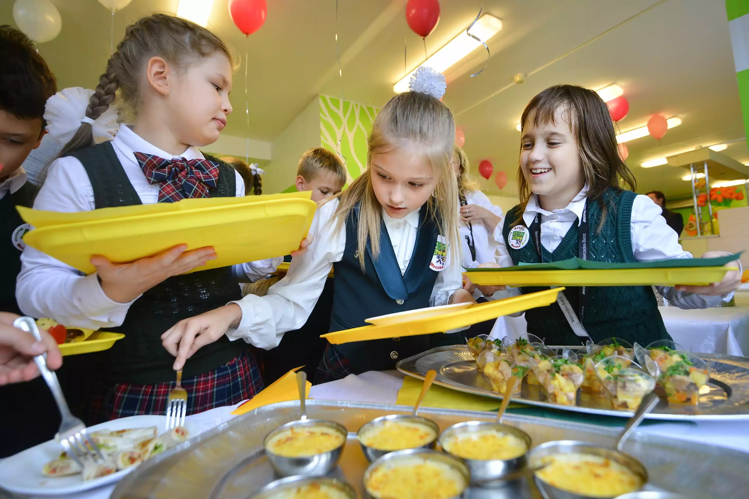 В Брянской области проверят обеспечение младших школьников горячим питанием