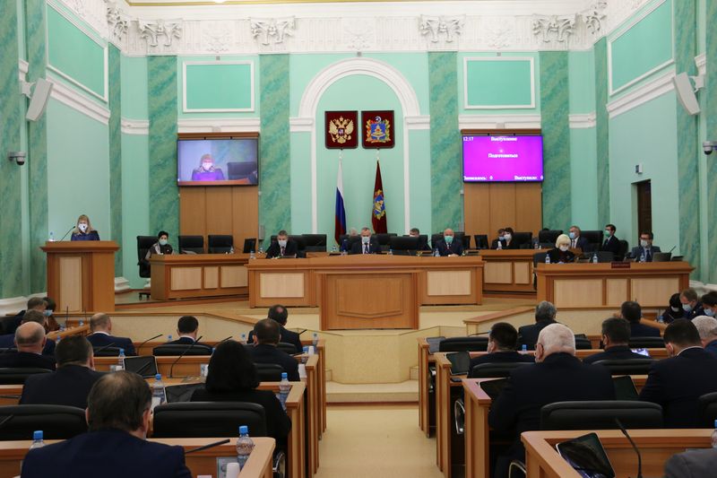 В проекте бюджета Брянской области запланировали средства на повышение заработной платы по «майским» указам Президента России на 2,8%