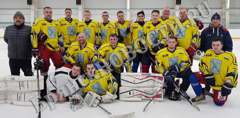 Хоккеисты Новозыбкова одержали победу над командой из Клинцов в Кубке настоящих мужчин