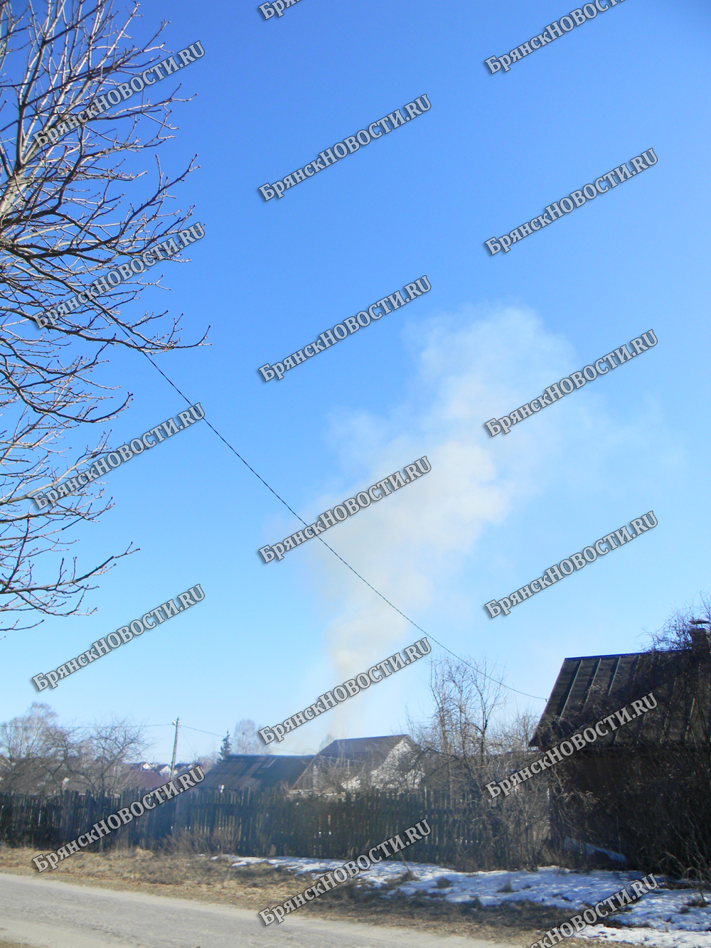 В Новозыбкове столб дыма в небе встревожил горожан