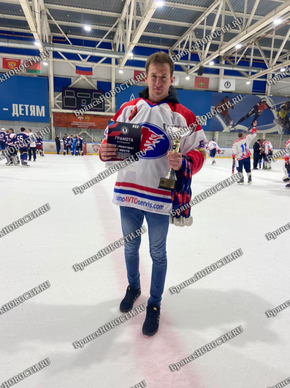 Хоккеист из Новозыбкова признан самым надежным голкипером брянской Ночной Лиги