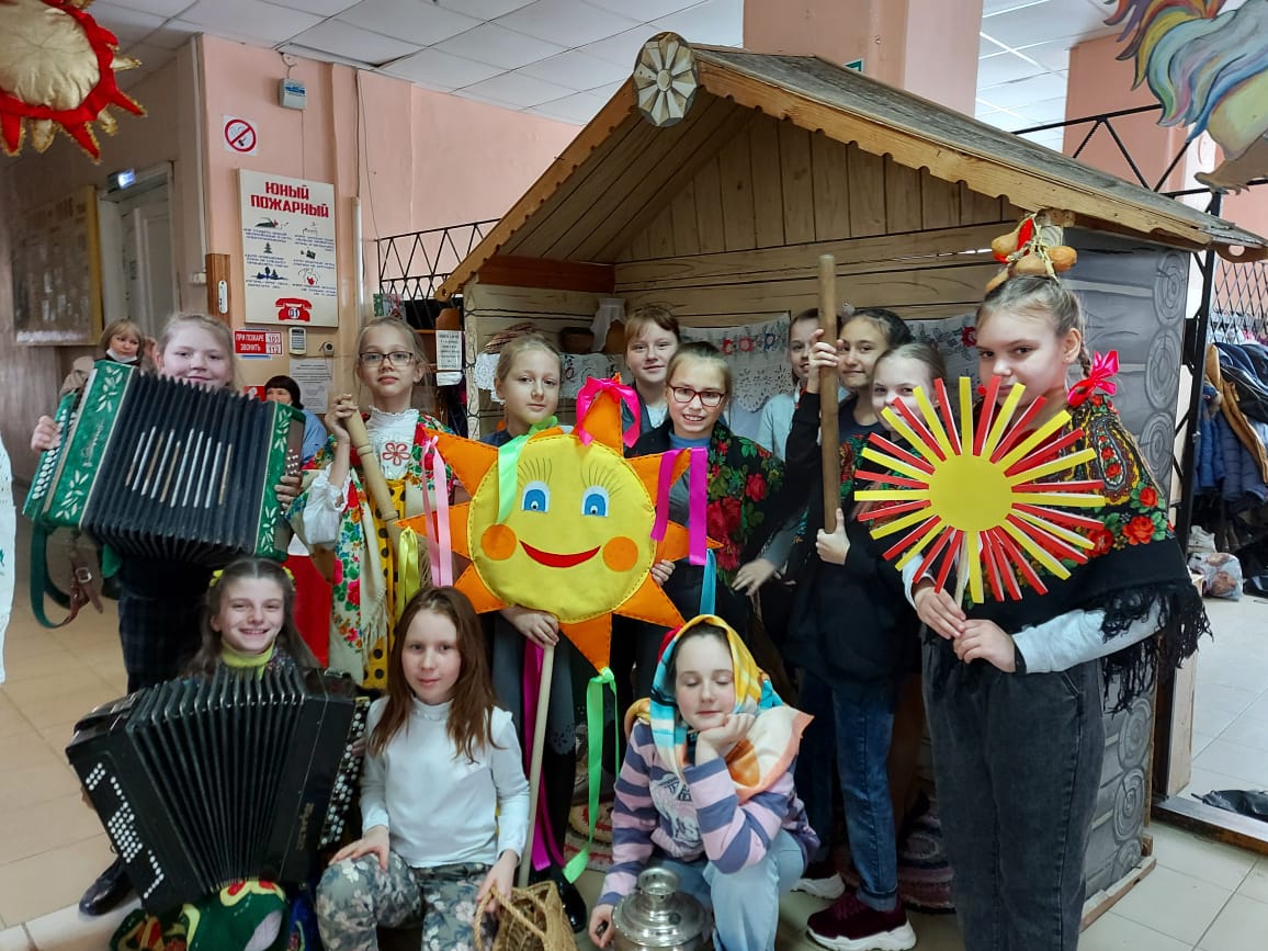 В гимназии Новозыбкова состоялся «Масленичный разгуляй»