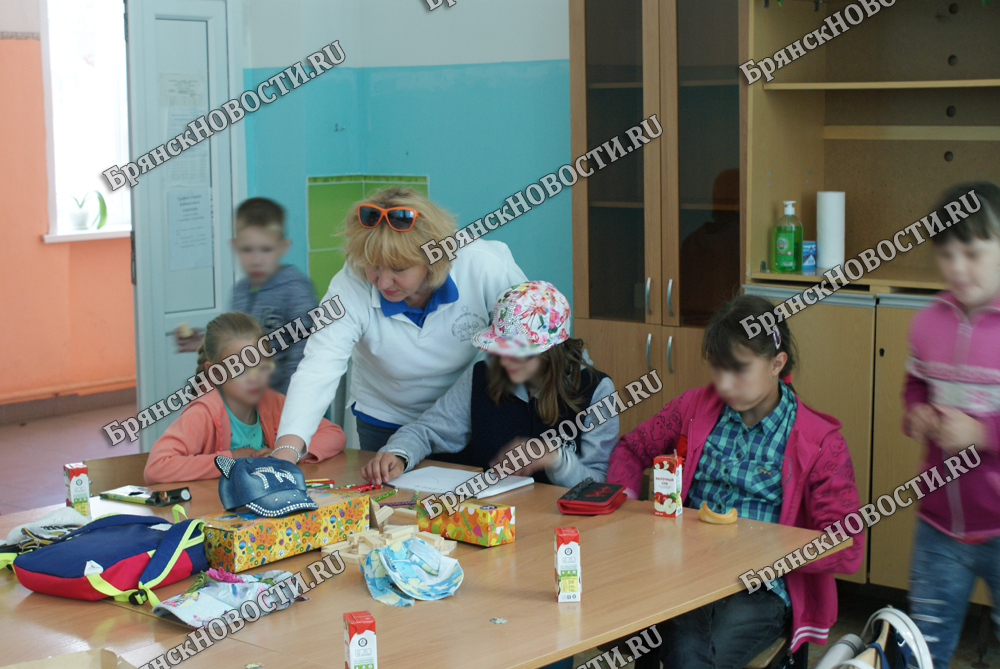 Почти тысяча школьников из Новозыбкова будет ходить в летний лагерь при школах