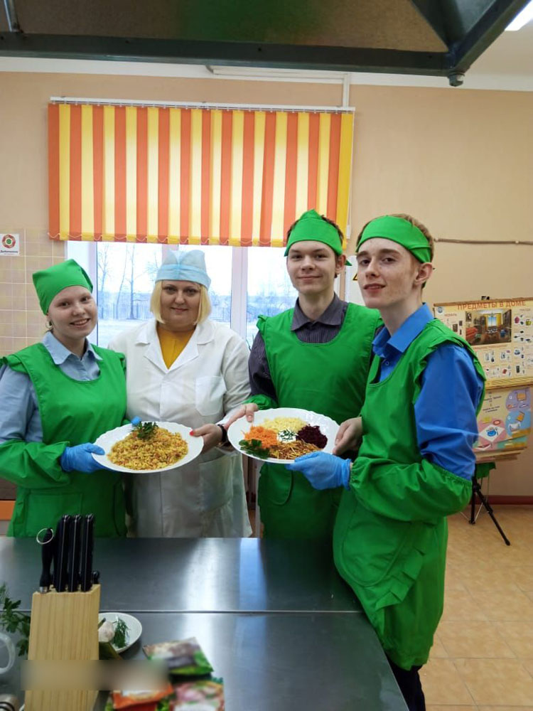 Научились готовить крымские блюда в новозыбковской школе-интернате