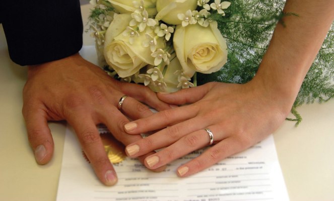 Зачем брянцам жениться: преимущества, которые имеют только муж и жена