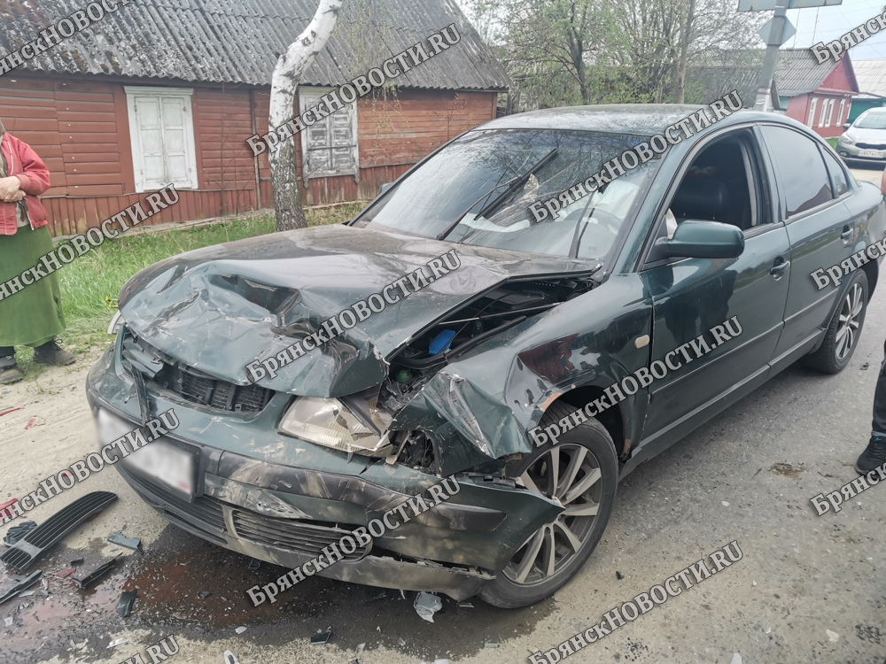 Дорожная авария на перекрестке в Новозыбкове