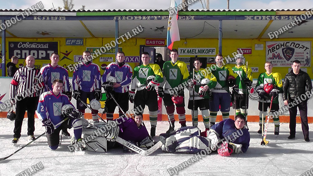 В Новозыбкове начали закупать новую экипировку для хоккейной команды