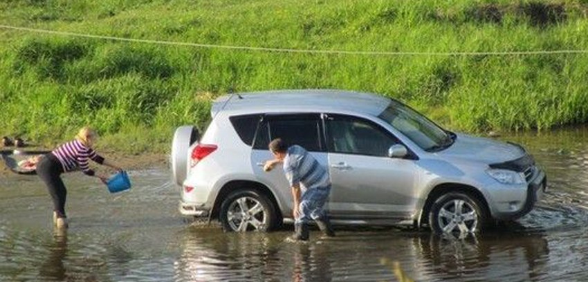 На речке у брянцев помыть автомобиль не получится