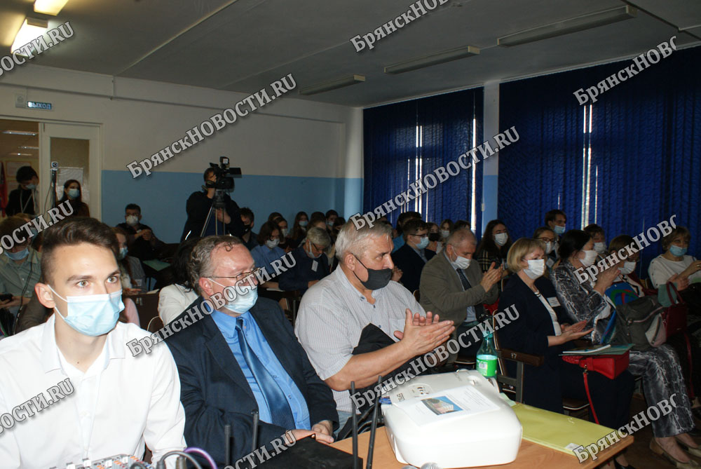 Участниками международного форума в Новозыбкове стали ученые-филологи