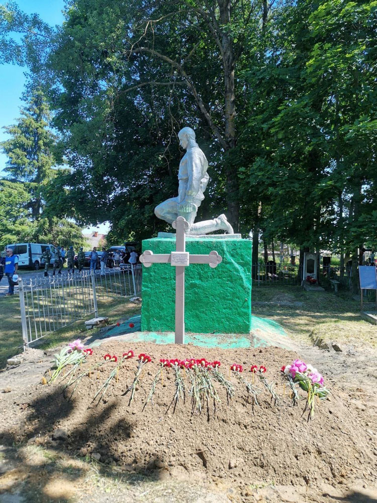 В селе под Новозыбковом перезахоронили останки убитых фашистами жителей
