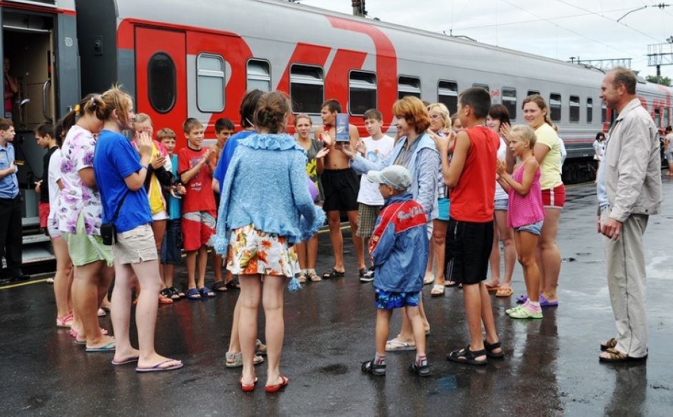 Семьи Брянской области смогут ездить в поездах по льготным тарифам